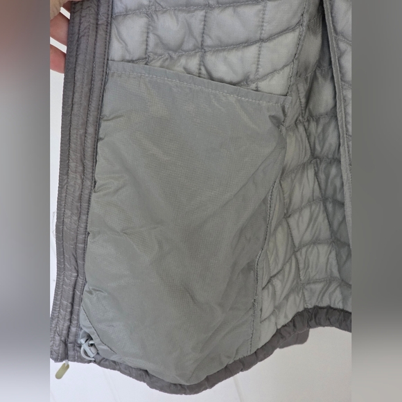 The North Face ThermoBall Eco Puffer Jacket – Meld Grey – Size Small – EUC - Picture 7 of 7